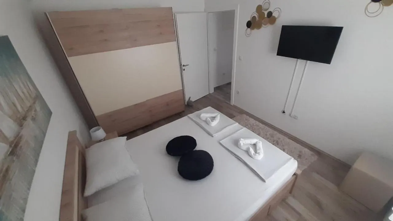 Apartmani Lucija Povljana Croatia