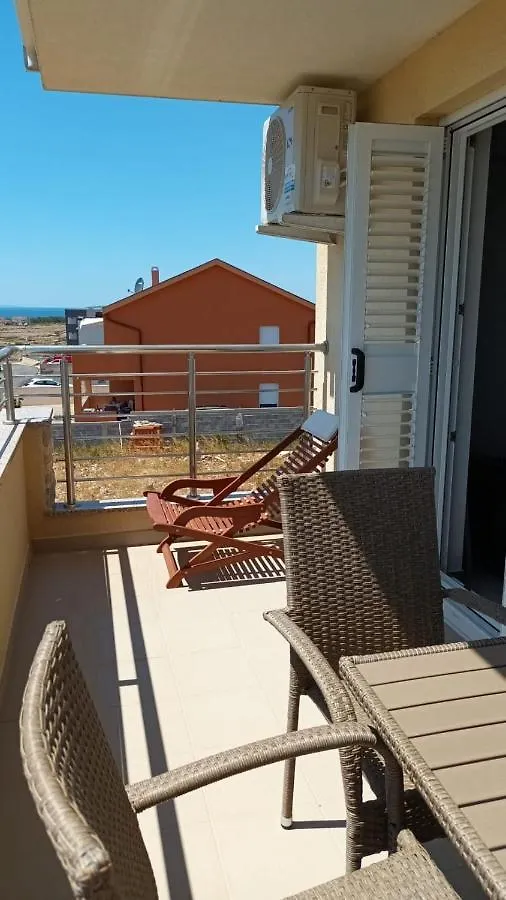 Apartmani Lucija Povljana Apartment