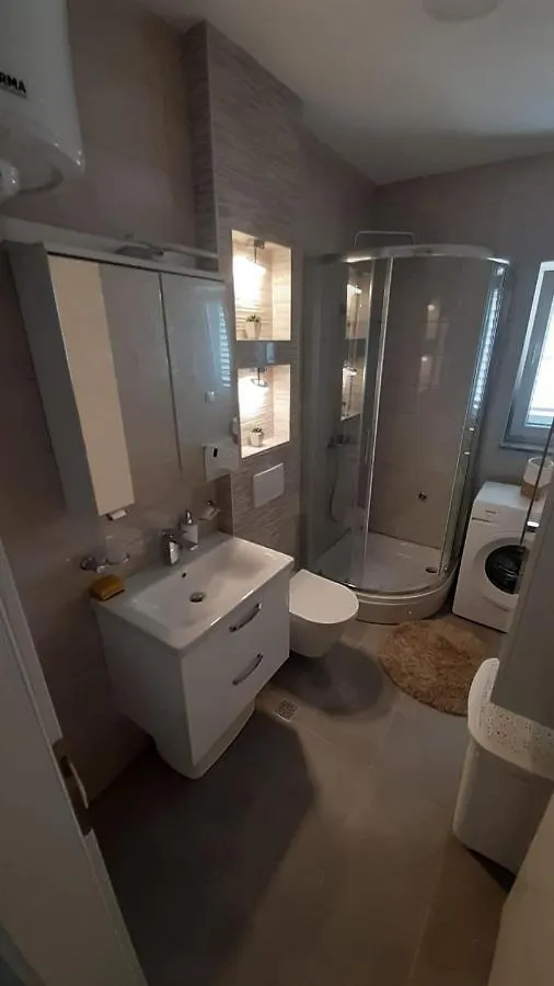 Apartmani Lucija Povljana Apartment