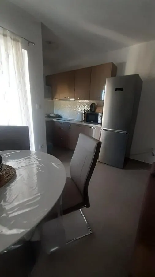 Apartmani Lucija Povljana 0*,  Croatia