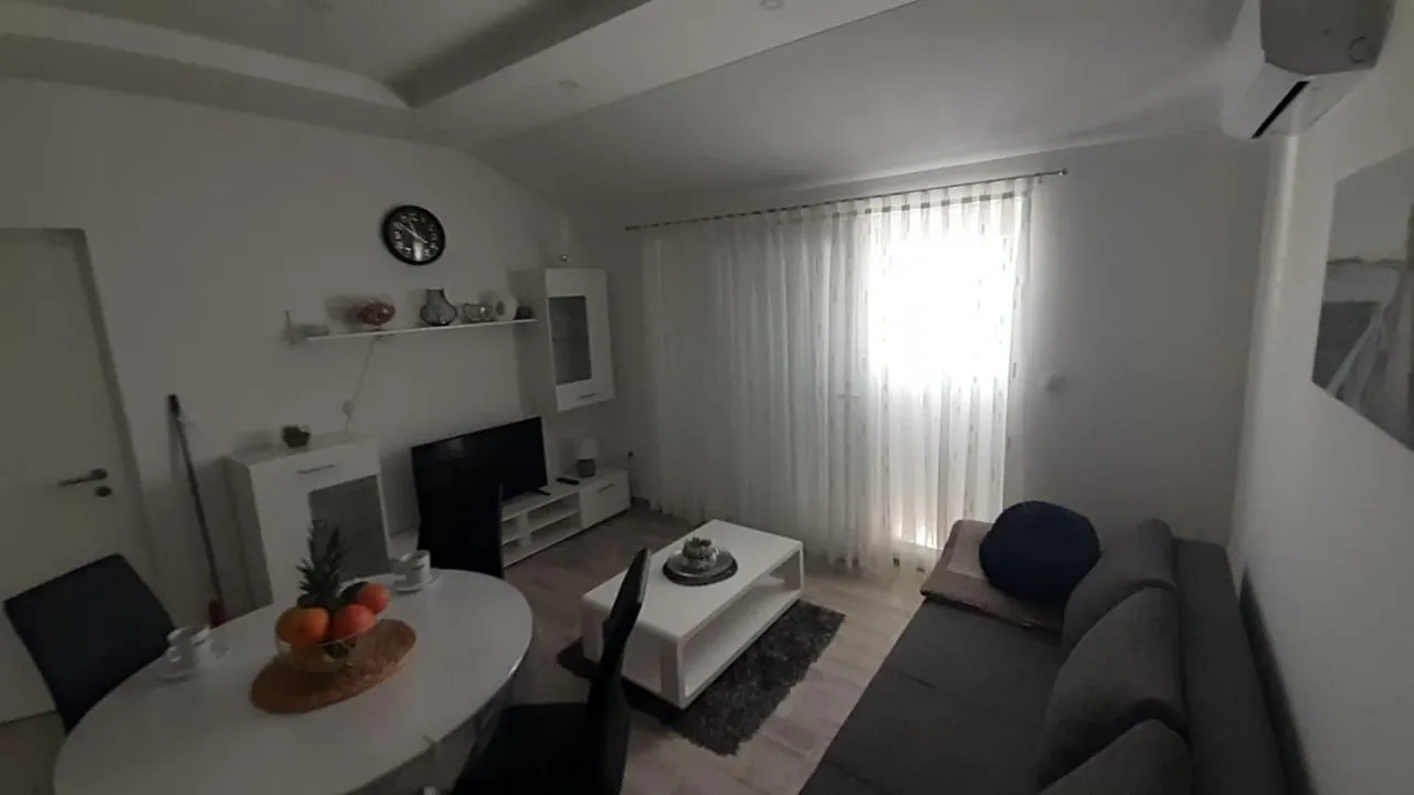 Apartmani Lucija Povljana
