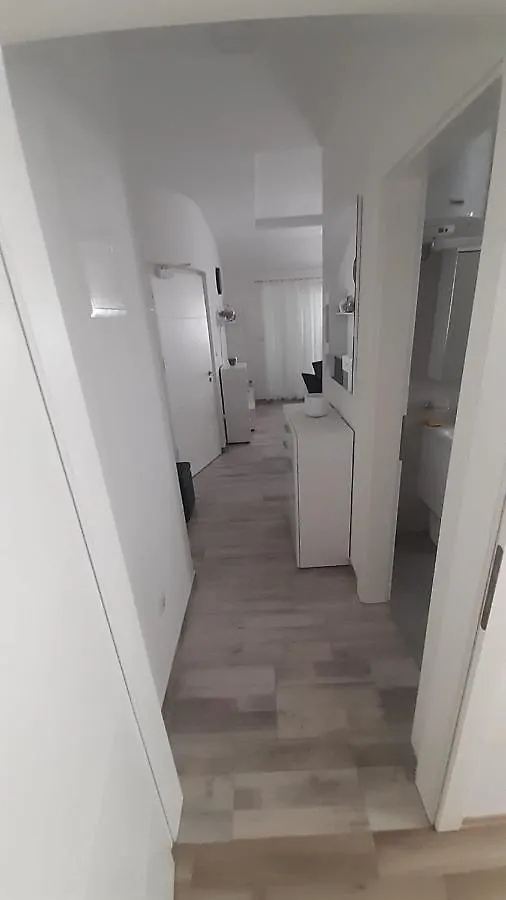 Apartmani Lucija Povljana Apartment