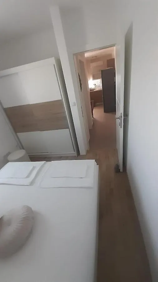 Apartmani Lucija Povljana Apartmán