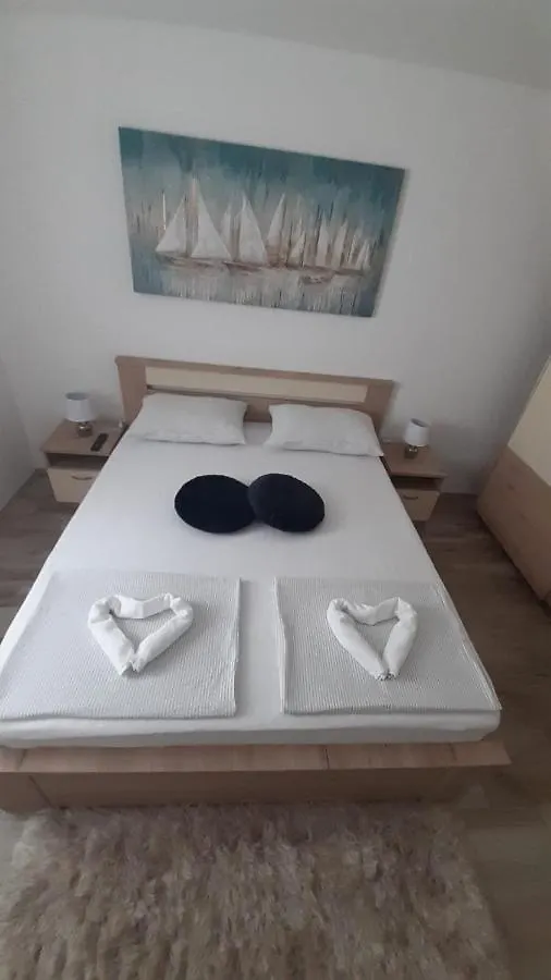Apartmani Lucija Povljana Apartment