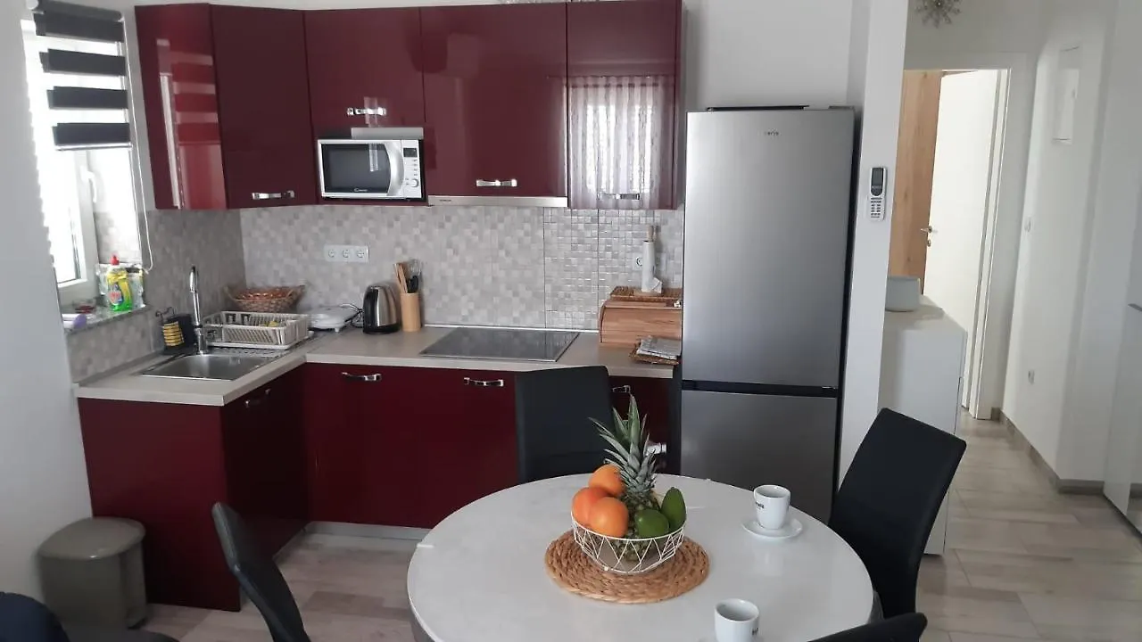 Apartmani Lucija Povljana 0*,  Croatia