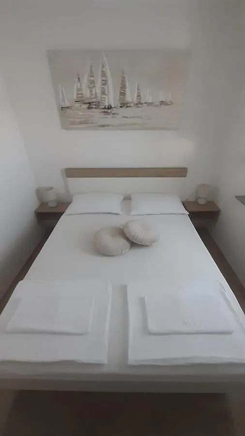Apartmani Lucija Povljana 0*,  Chorvatsko