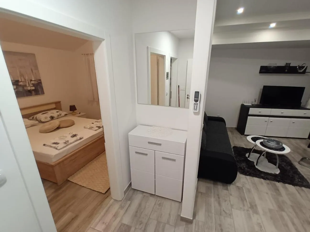 Apartmani Lucija Povljana 0*,
