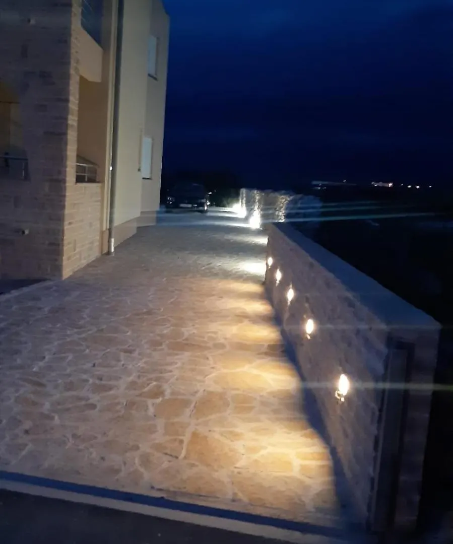 Apartment Apartmani Lucija Povljana Croatia